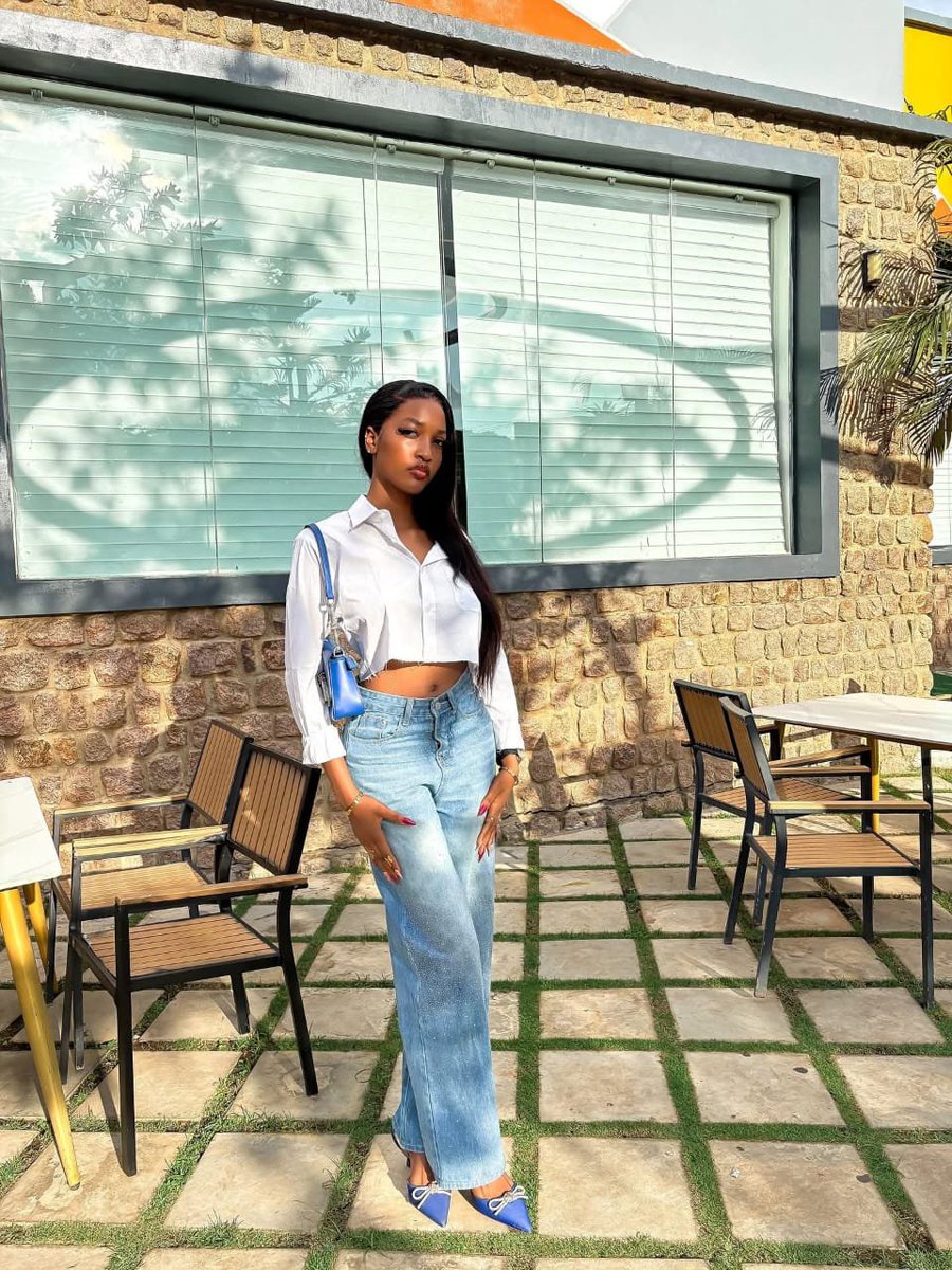 ObinnaEmek30617's tweet photo. Guys check out BLUETHOPIA, omo girl is a damsel, she is really beautiful, she is a working material, Adamawa beauty 😍🥰.

#BBN #Bbnaija #BbnaijaS11 https://t.co/8SHNeVxQrz