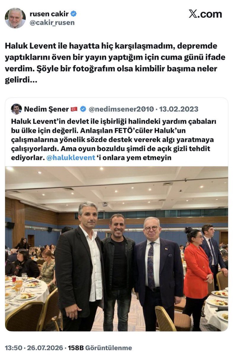 nedimsener2010's tweet photo. Sinsi sansar fondaş kaşınmış yine…
▪️Merak etme fondaş @cakir_rusen , ben Haluk Levent senin gibi devlet kurumları ile yarıştırarak “para toplasın” diye kampanyanın parçası olmadım. 
▪️Zavallı fondaş, bir ödül töreninde Cihat Yaycı ile yan yana gelmiş olmamızdan senaryo üretmişsin. Bu kadar mı düştün.
▪️“Devlet yok Ahbap var”kampanyasını başlatan FETÖ’cülerin Haluk Levent’i devlete karşı kullanama amacını o gün de deşifre ettim bugün de FETÖ’cülerin kampanyasının parçası olanları deşifre ediyorum. Senin de sinsiliğini görüyorum…
Bu konuda yazılarım da var oku.
▪️Fondaş Ruşen FETÖ’nün “Devlet yok ahbap var” diye başlattığı ve senin gibi devletle yarıştırmaya çalışanlara karşı Haluk Levent üzerinden oynanan oynanan oyunun nasıl bozulduğunu o gün yazmıştım. 
FETö’nün Haluk Levent’e çektiği operasyon o gün çöktü ama senin gibilerin gerçek yüzünün ortaya çıkması için bugünü beklemek gerekiyormuş.
▪️Fondaş Ruşen bak, senin gibiler, FETÖ’cülerin “Devlet yok Ahbap var” diye başlattığı ve “yurdun genelini etkisi altına alan” kampanyanın etkisiyle para toplanması için kampanya yaparken bak ben ne yazmışım.
▪️20 Şubat 2023 tarihli yazım:
“İlk andan beri anlatmaya çalıştığım şuydu; FETÖ’nün elemanları Haluk Levent’in yaptığı yardım çalışmaları üzerinden, Ahbap grubu ile devlet arasında bir yarış, bir rekabet olduğu algısını yaratmak için uğraştı.
Niyetleri o olmasa da, başkaları da bu algının ortaya çıkmasına alet oldu. Haluk Levent, “AFAD da bizim Ahbap da bizim” dese de derdini anlatamadı.
▪️Tüm tarafların bilmesi gereken şey şuydu; hiçbir kişi ya da kuruluş Türk milletinin idaresinin ve Türkiye Cumhuriyeti Devleti’nin gücünün üzerinde değildir. Düne kadar yakın geçmişi bilenler, bu gücü sınamaya çalışanların ne hale geldiğini görecektir.
Nitekim Haluk Levent, AFAD ve valilikler ile ortaklaşa biçimde bu harcamaların yapılacağını söylüyor. Depremzedeler için TOKİ’nin yapacağı konut projelerine de destek olacağını açıkladı. Bundan sonra da sahada çalışmalarını çok daha fazla göreceğiz
▪️Haluk Levent’e düşen görev, deprem yardımlarının amacına uygun kullanılmasını sağlamak ve her kuruşun hesabını yardım yapanlara düzenli olarak açıklamaktır.”