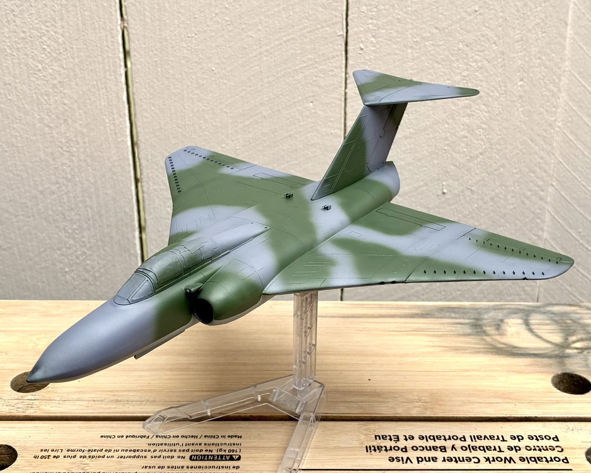 ztz3oo's tweet photo. #Heller 1/72 #Gloster #Javelin T3
基本色塗装完了。グレ部はミディアムグレーに紫を数滴。グリーン部はオリーブドラブに緑とグレーを数滴。機首部分にグレーがきた方がカッコいいと思ったので、迷彩パターンのグレーとグリーンを反転。マスキング部分もばっちり決まったっ! https://t.co/hT9exZmPcB