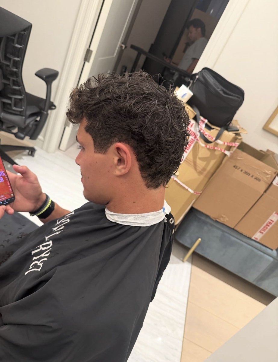 ln4norris's tweet photo. haircut by fewtrell fades https://t.co/5pwlIwzUeK