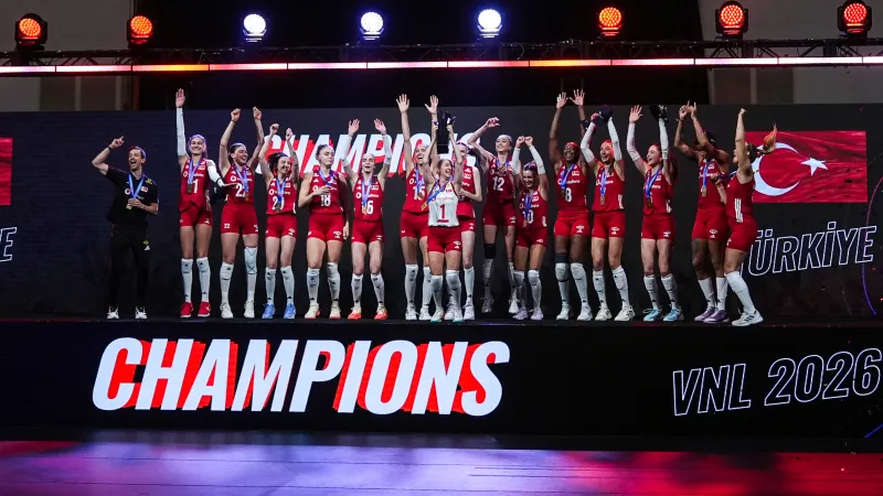 YHaber_'s tweet photo. 🔵 Filenin Sultanları, 2. kez Milletler Ligi şampiyonu!

A Milli Kadın Voleybol Takımı, 2026 FIVB Milletler Ligi (VNL) finalinde  Brezilya'yı 3-1 mağlup ederek tarihinde ikinci kez şampiyonluğa ulaştı. https://t.co/UfSrCdZ7tr