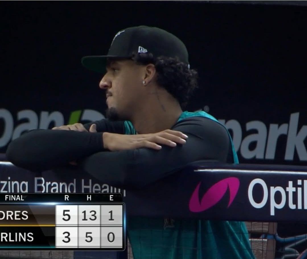 KingCoachSosa40's tweet photo. #Marlins
#marlinsbeisbolβ―β―β―
#sports #ThrowbackSunday #MLB #Baseball #MiaVsSD #Miami #miamisports #HomeOfBeisbol #JuntosMiami #southsports #south #SouthSide #FightinFish https://t.co/IANipuhLL8