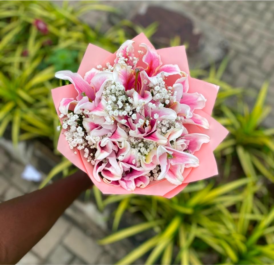 Alexandrafloral's tweet photo. Lilies will give you peace 🌸❤️

#nationalgirlfriendday #flowersinibadan #bbnaija #flowersinlagos #flowersinabuja https://t.co/pn9iKieYUJ