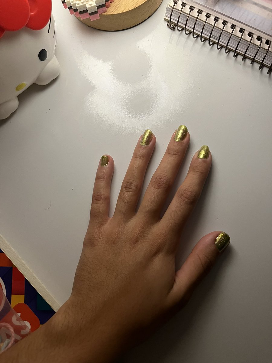nabstudy's tweet photo. pq nós mulheres com unhas de besouro/fada 🪲 https://t.co/oM05roMXSf