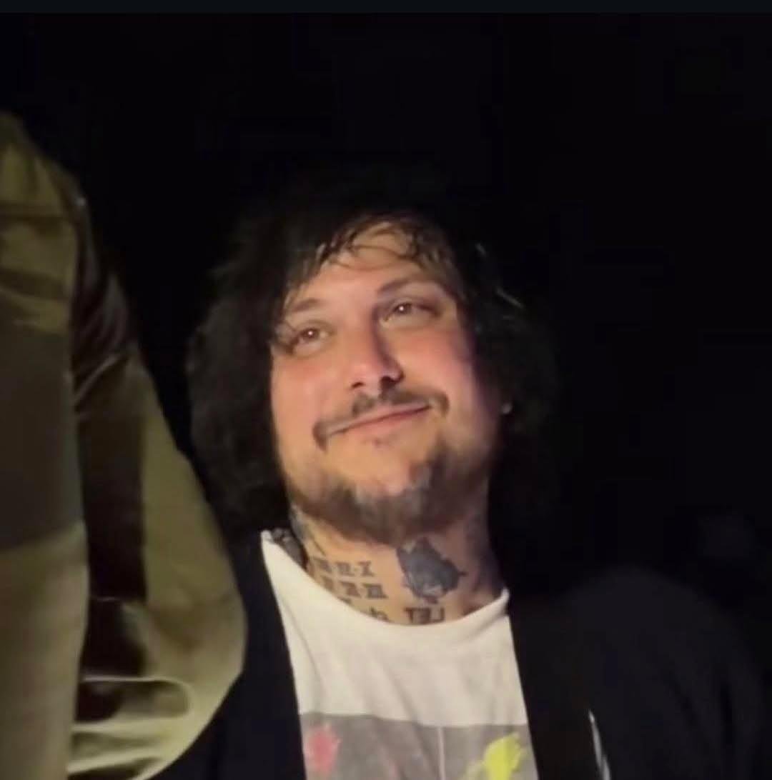Arod_a_'s tweet photo. FRANK AND GERARD ARE BACK IN THE SHIPS TOP 100 https://t.co/cDEwtCc8RQ