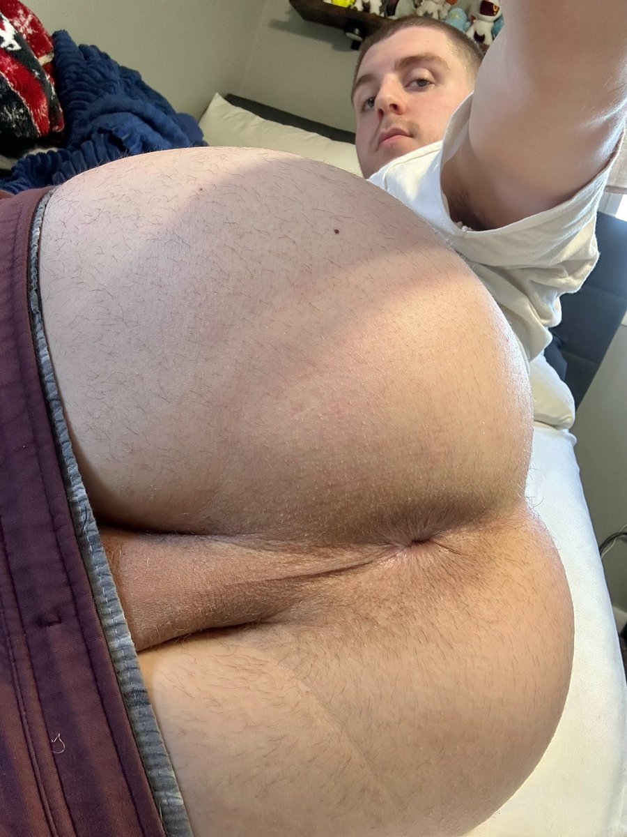 Brxdysbutt's tweet photo. Feeling breedable https://t.co/LprxWV0Qw3