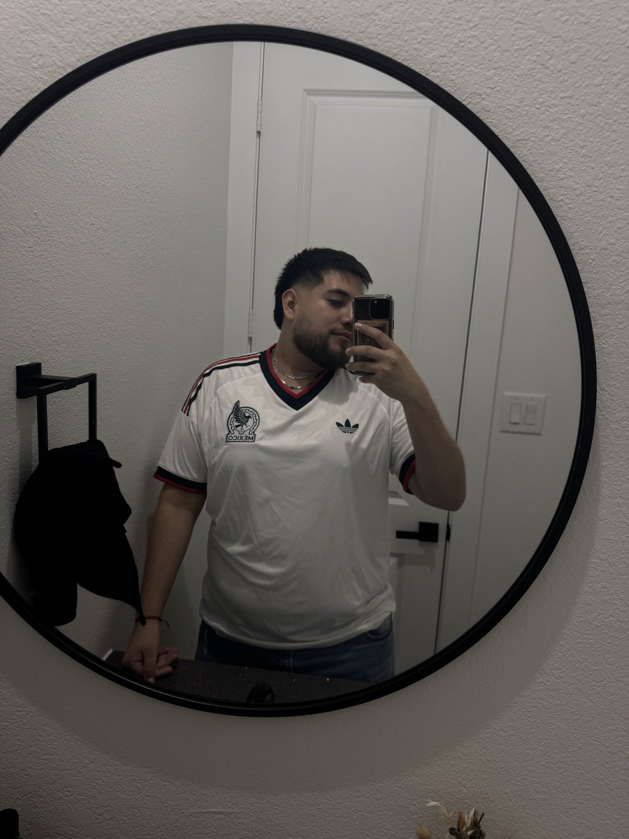 charxzard's tweet photo. i miss fifa szn https://t.co/l7PiHupFcw