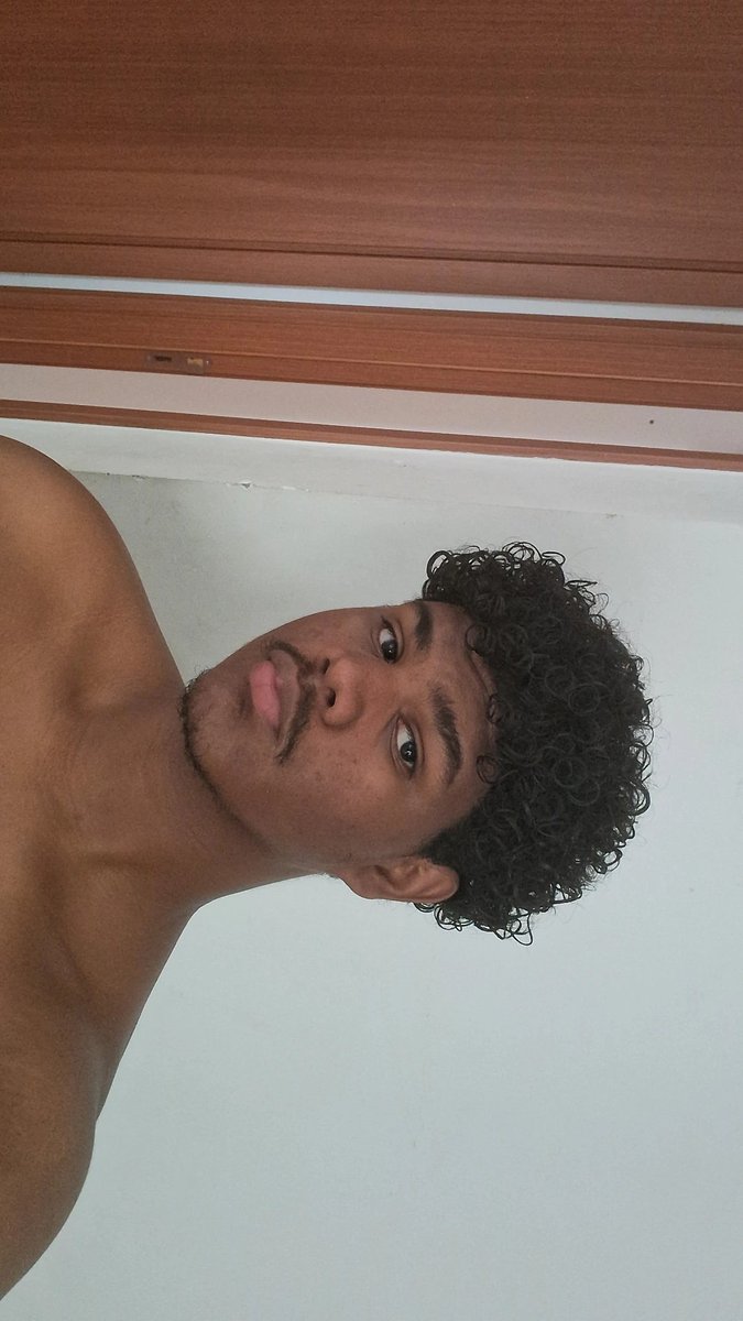 comunadecondom0's tweet photo. boa tarde ou nada a ver? https://t.co/EL1s7w255i