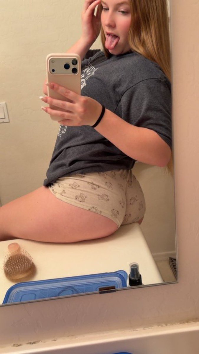kenxcute01's tweet photo. You wanna eat 🤪 https://t.co/OyKryIIgXA
