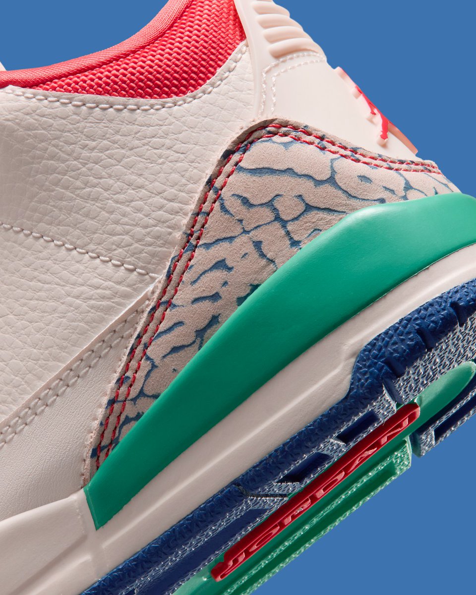 houseofheat's tweet photo. Official Images: Kid's Air Jordan 3 Retro “Chalk &amp; Track Red” 🔴🔵⚪️

📅 August 8th https://t.co/aTzkgLZVE9