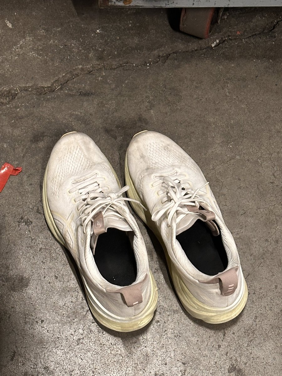 knottymech's tweet photo. ive never really been a feet/shoes person prior to really recently but the urge to just hufffffff my work crush’s running shoes is almost a base level biological instinct I can’t ignore, halp https://t.co/xmXxQONFNI