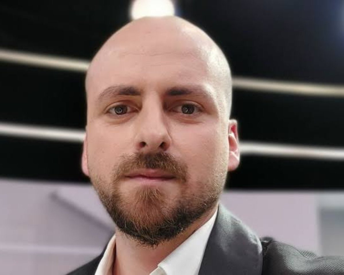 Asofener1907's tweet photo. Burhan Can Terzi:

"Eğer Musiala transferi yalanlandıysa ben saçımı sıfıra vururum" https://t.co/rHED8PU1N0