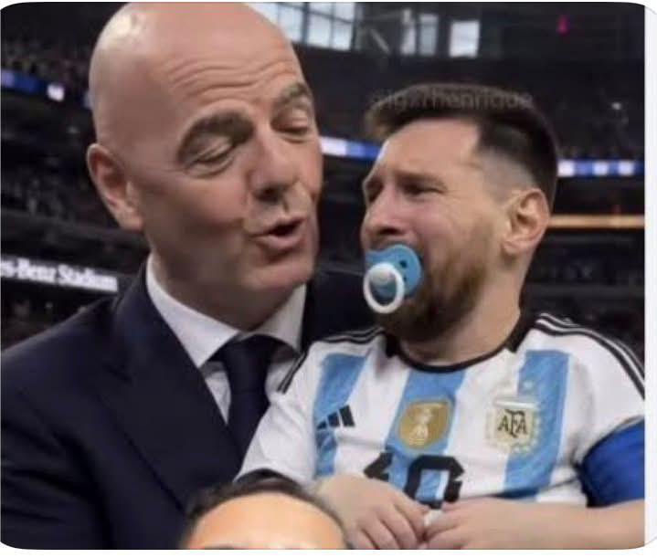 puigthemoney's tweet photo. @CR5THEGOAT @ramszzzzi @traso94 Pero si te estoy diciendo que los dos son sobrevalorados , pedazo de mono https://t.co/Fk7yFjVy24