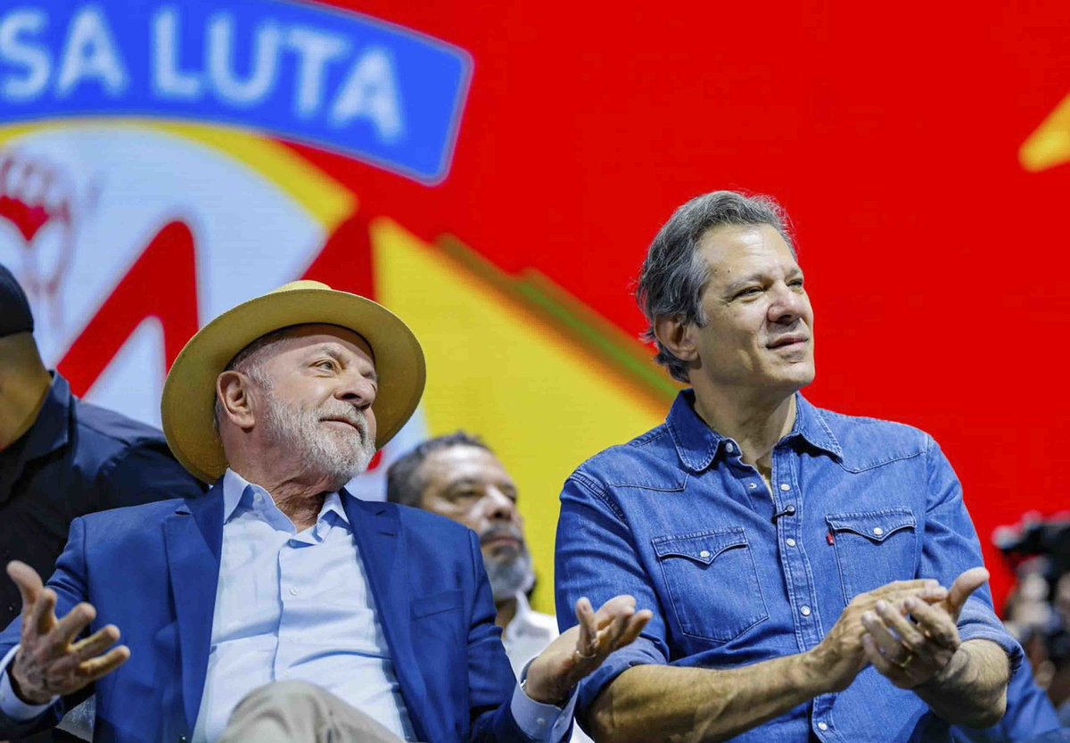 LulaOficial's tweet photo. Parabéns, Wellington, e a toda a nova diretoria por essa importante missão. Que este mandato seja marcado pela união da categoria, pela defesa dos direitos dos trabalhadores e pela construção de novas conquistas.

Tenho certeza de que vocês vão honrar a história de luta dos metalúrgicos do ABC.

📸 @ricardostuckert