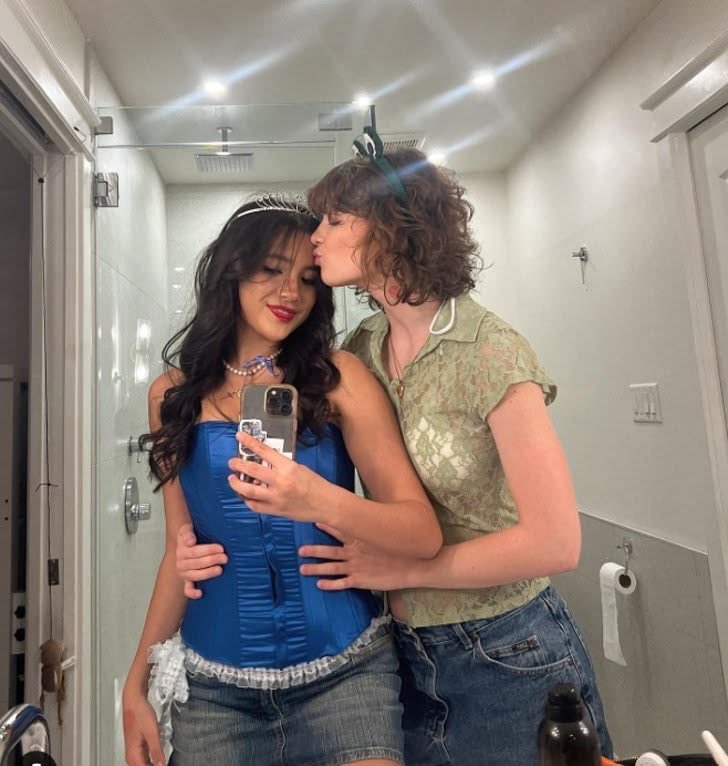 yurifulsummer's tweet photo. Streets saying Maya is in a lesbian relationship 👀 https://t.co/sHn4b8GKhV