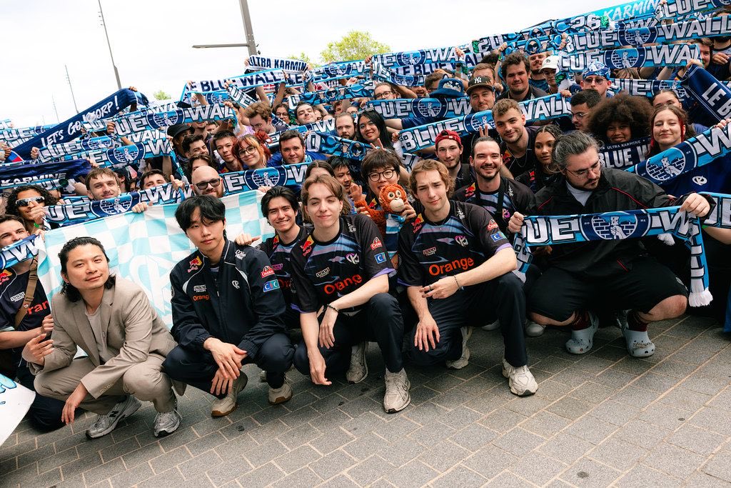 YikeLoL's tweet photo. 3-0 first week! Thank you for the insane support this weekend u guys are truly amazing!!! 💙 https://t.co/DdR8Ex3ZTE