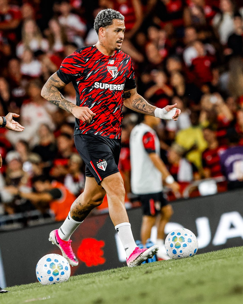 SaoPauloFC's tweet photo. Tricolor no aquecimento!

#VamosSãoPaulo 🇾🇪

📸 Rubens Chiri / São Paulo FC https://t.co/RayG2NtSZ6