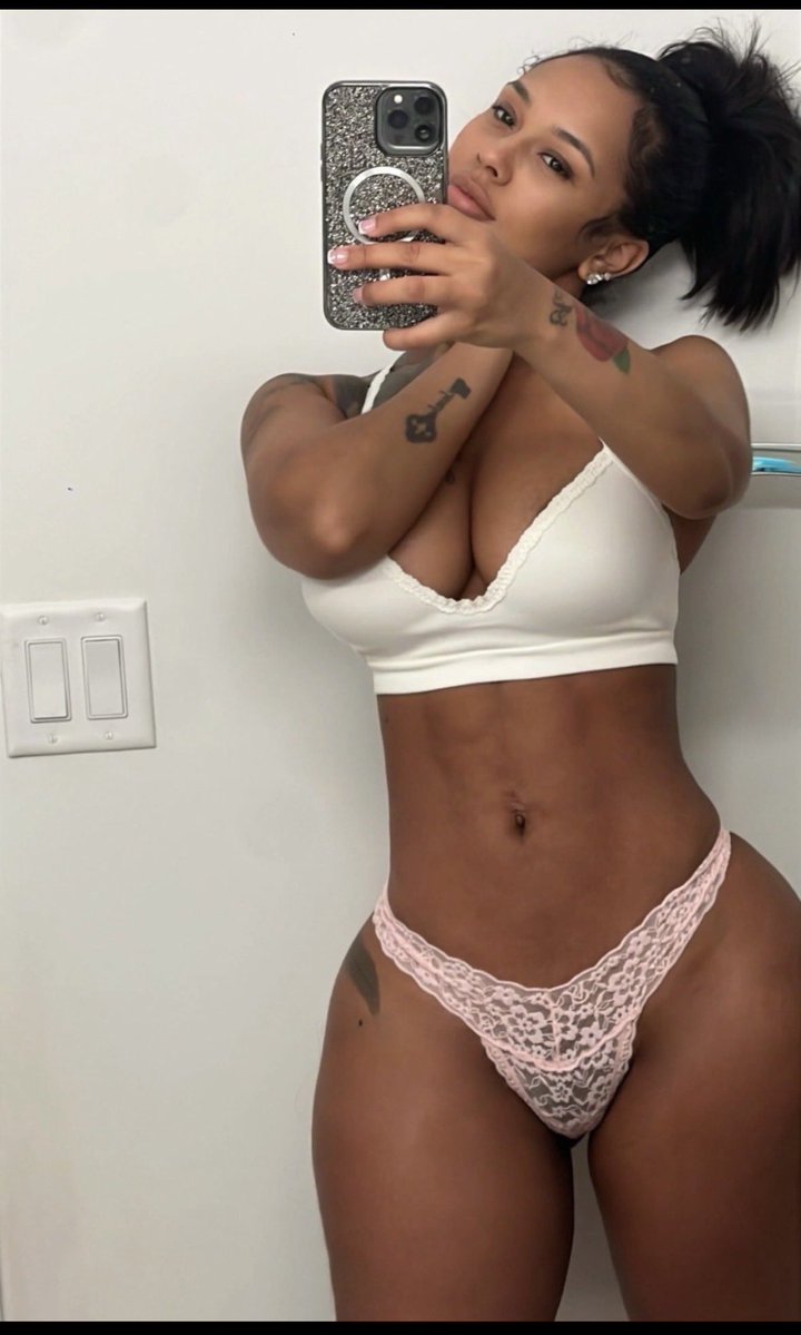 milfhosss's tweet photo. Off the wake up🥴 https://t.co/kg9fwd7b7M