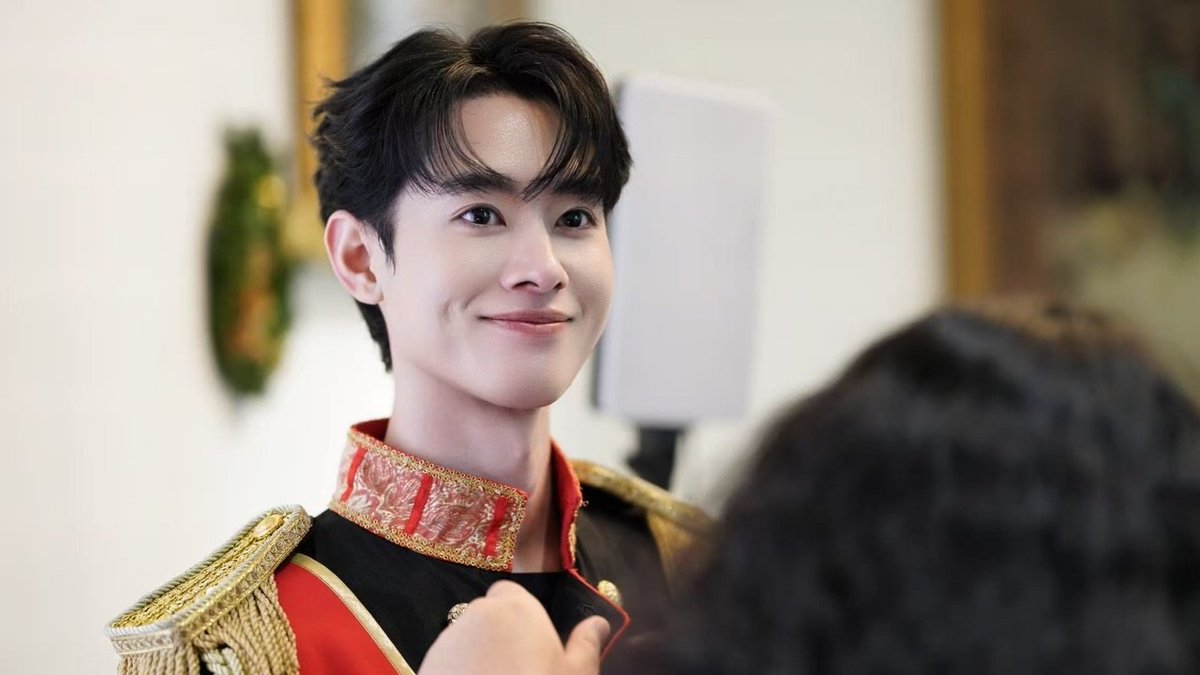clingyteddy's tweet photo. NEW VERTICAL BL IN THE WORKS!! Red elephant is currently filming #PrincesFirstLove!
When prince Bhavin of Varanta meets Thanwa, a racer, he is drawn in.. but does he see Thanwa or a "shadow" of someone else?
Starring
Top Surachet
Ten Apivit
Coming soon
#รักแรกของเจ้าชาย https://t.co/aJ5fxUxKus