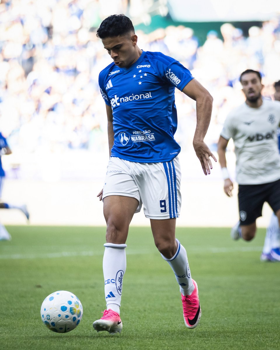 PapoCabuloso's tweet photo. Partida NOJENTA que esses dois fizeram hoje. Coisa vergonhosa.

📸| Gustavo Aleixo/Cruzeiro https://t.co/C2tRDpI6Nj