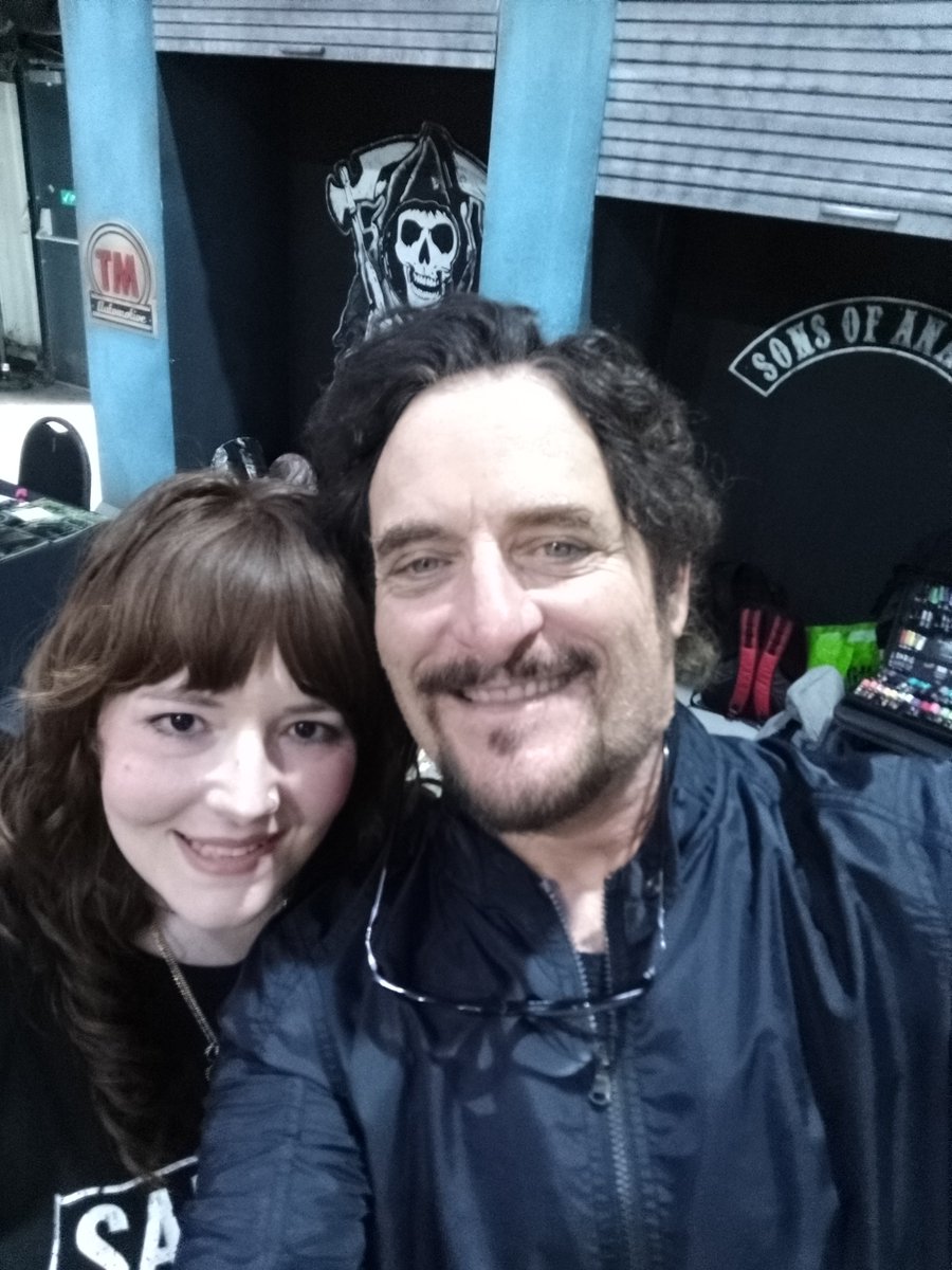 boltoniangirl's tweet photo. More autos added to my collection, a gift finally delivered to Mr @KimFCoates after 3 years, and a great Q&amp;A panel to end the event.

It was a great and exhausting day.

@comconmanc #tommyflanagan #markboonejunior #kimcoates #comicconmanchester #sonsofanarchy #reaperreviews https://t.co/mJ96LBMxUE