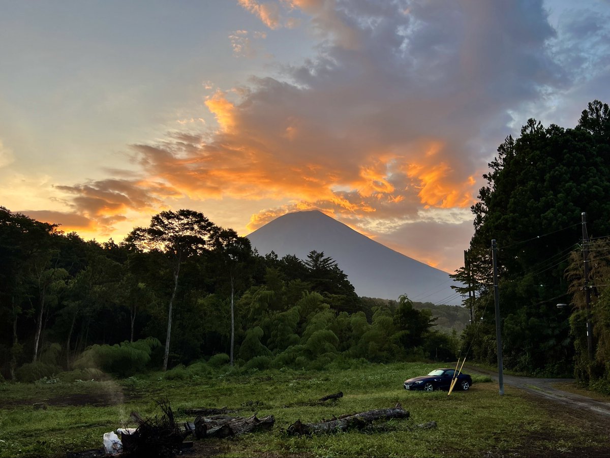 tempeizm's tweet photo. 富士の朝焼け

さあ、今日は良い日になるでしょう🗻 https://t.co/0vfRCn2mDr