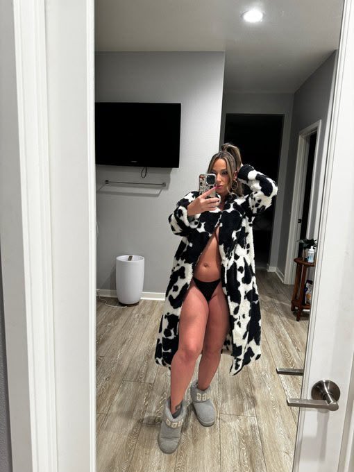 AnnableRaul's tweet photo. Hello 🍒😎🧼 https://t.co/JYiWwh0khD