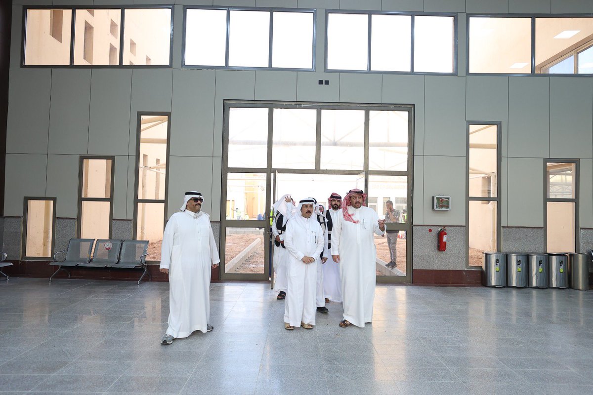 NBU_KSA's tweet photo. تفقد رئيس #جامعة_الحدود_الشمالية أ.د.أحمد بن علي الرميح، سير العمل في مشاريع تطوير عددٍ من المرافق بمجمع كليات البنات، واطلع على نسب الإنجاز ومستوى تقدم الأعمال، مؤكدًا أهمية الالتزام بجودة التنفيذ وتسريع وتيرة الإنجاز؛ بما يسهم في تعزيز جاهزية المرافق التعليمية، وتهيئة بيئة جامعية متطورة تدعم العملية التعليمية وتحقق مستهدفات الجامعة.