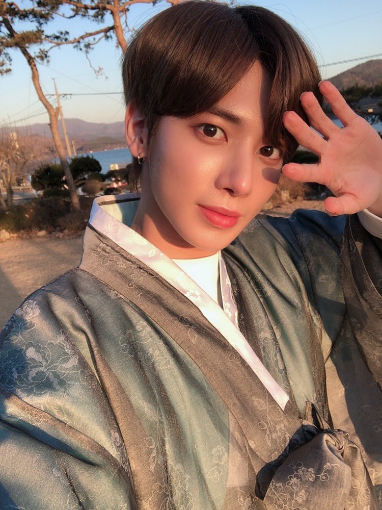 TH_meonji's tweet photo. 내가 좋아하는 강태현 셀카 타래 https://t.co/7Fvt6jy5Xb