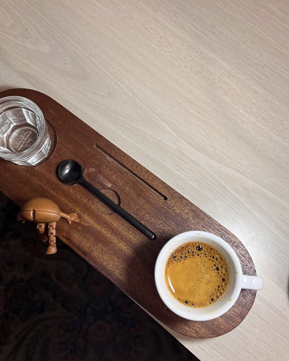 Fa1400_'s tweet photo. حنيت له والقلب بالبعد
ملزوم وش حيلتي لا اشتقت له وما لقيته ؟! https://t.co/b2Ocy8SjYy
