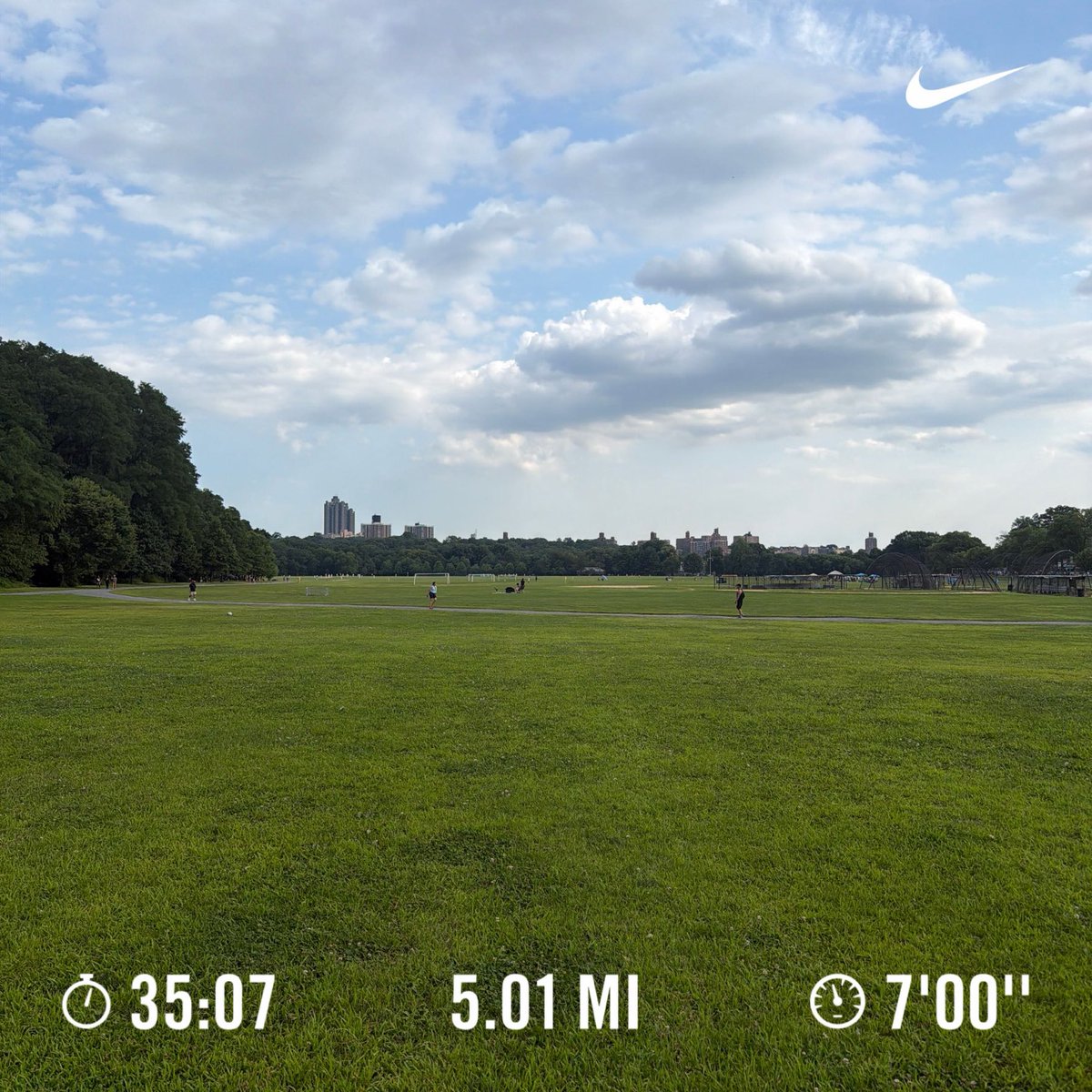 iBE_K's tweet photo. A perfect 7” on a Sunday. 

#Run #Nike #NYC #NewYork #Park #Fitness https://t.co/7rKq7gyXp3