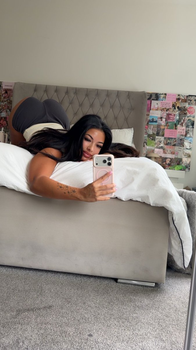VanessaSimplyyy tweet media