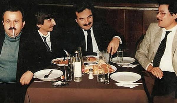 erkal_tekin's tweet photo. @06melihgokcek O yıllar şişesi eski ambalajı eski ama ismi yine YENİ RAKIYDI jeliboncu Melih https://t.co/LWtBW90FSQ