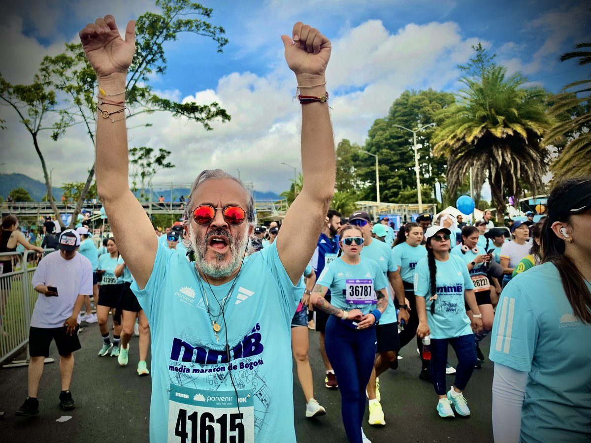 JDOviedoAr's tweet photo. Hoy confirmé que correr también es una forma de cuidar la ciudad. 🏃‍♂️⚡️

Cada kilómetro de la @mediamaratonbog fortalece la salud física, cuida la salud mental y convierte a Bogotá en un destino que inspira, recibe y mueve a miles de personas.

Ahora el siguiente paso es claro: ¡hacer del deporte una posibilidad segura los 365 días del año!