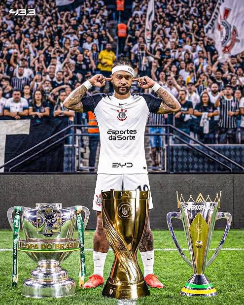 pedro_migl's tweet photo. @boysabi @FabrizioRomano Something's can't never be explained 🦅 https://t.co/bNGlhpIxL9