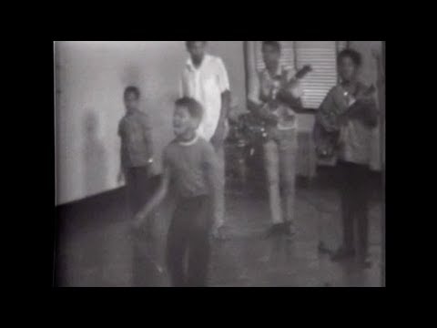 ThatEricAlper's tweet photo. On this day in 1968, the Jackson 5 signed with Motown. Within two years, their first four singles, "I Want You Back," "ABC," "The Love You Save," and "I'll Be There," all reached No. 1 on the Billboard Hot 100. https://t.co/2Qp90IjWOU