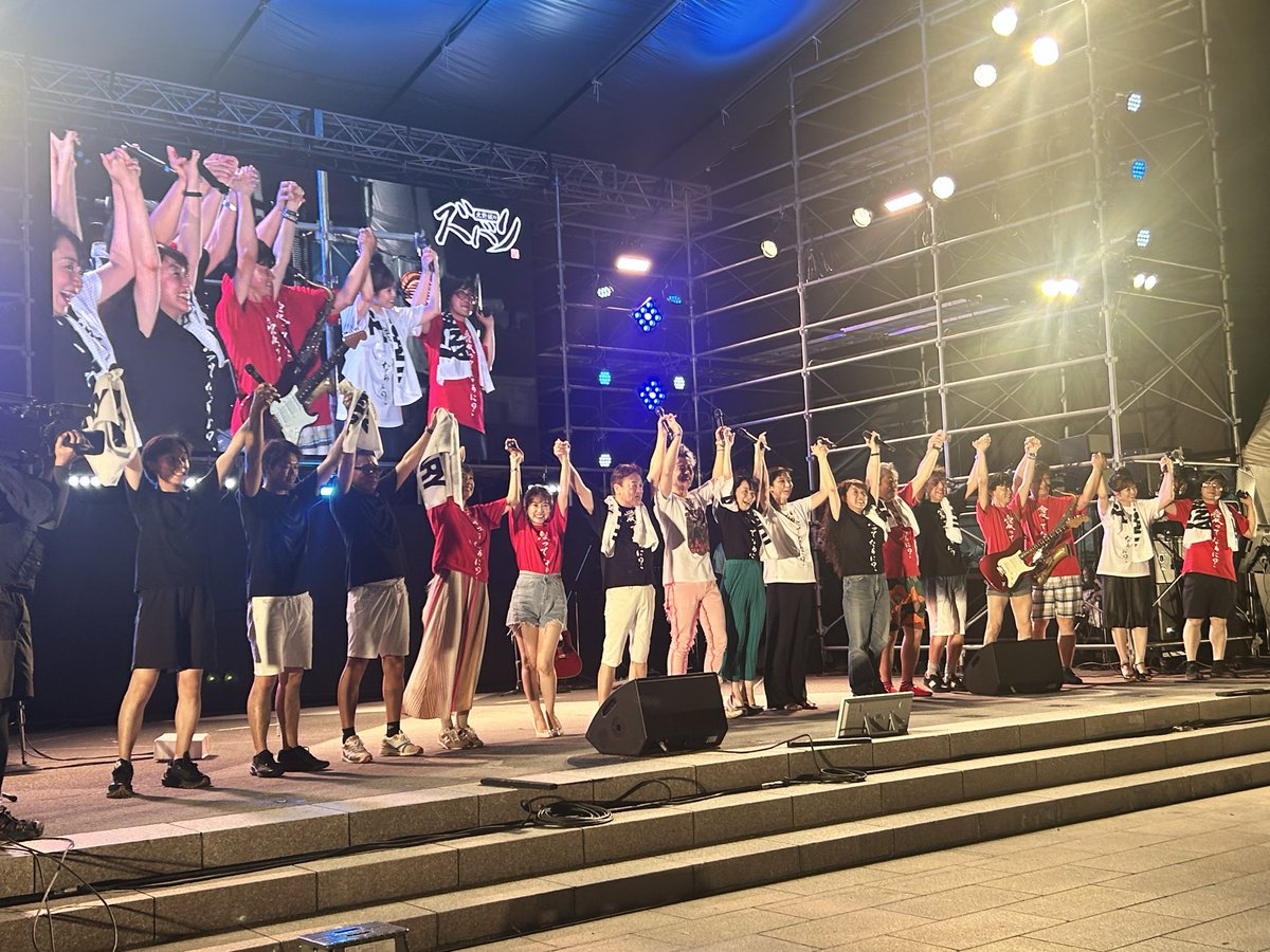 gadytakada's tweet photo. CBCラジオ夏まつり2026

北野誠のズバリステージ

イチビキ甘酒スムージー、ヤマザキパン

楽しかった〜😊

スペシャルゲストは山内ちゃんだった😆

こんな忙しいのに〜😂

またズバリに出てくださいね😉

 TBSのパンサー向井のふらっとにも出てる山内ちゃん、次は森本さんのスタンバイに出演だぞー👊 https://t.co/irWXFkmDOp