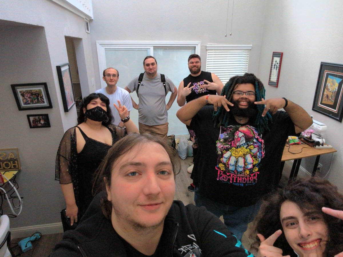 Max Davis (Holo) tweet media