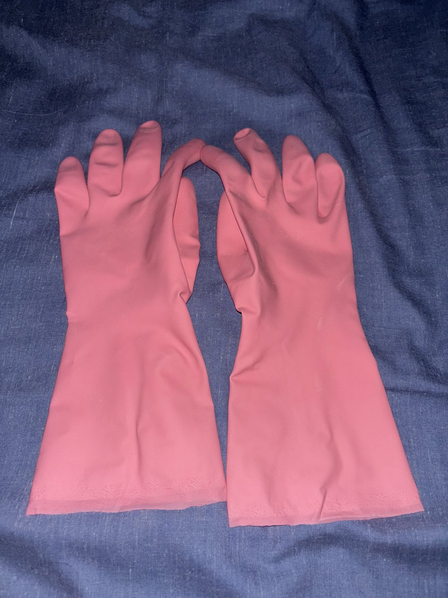rubbergloves24's tweet photo. Sexy pink rubber glvoes 😍😍 https://t.co/8qpmy0sQxt