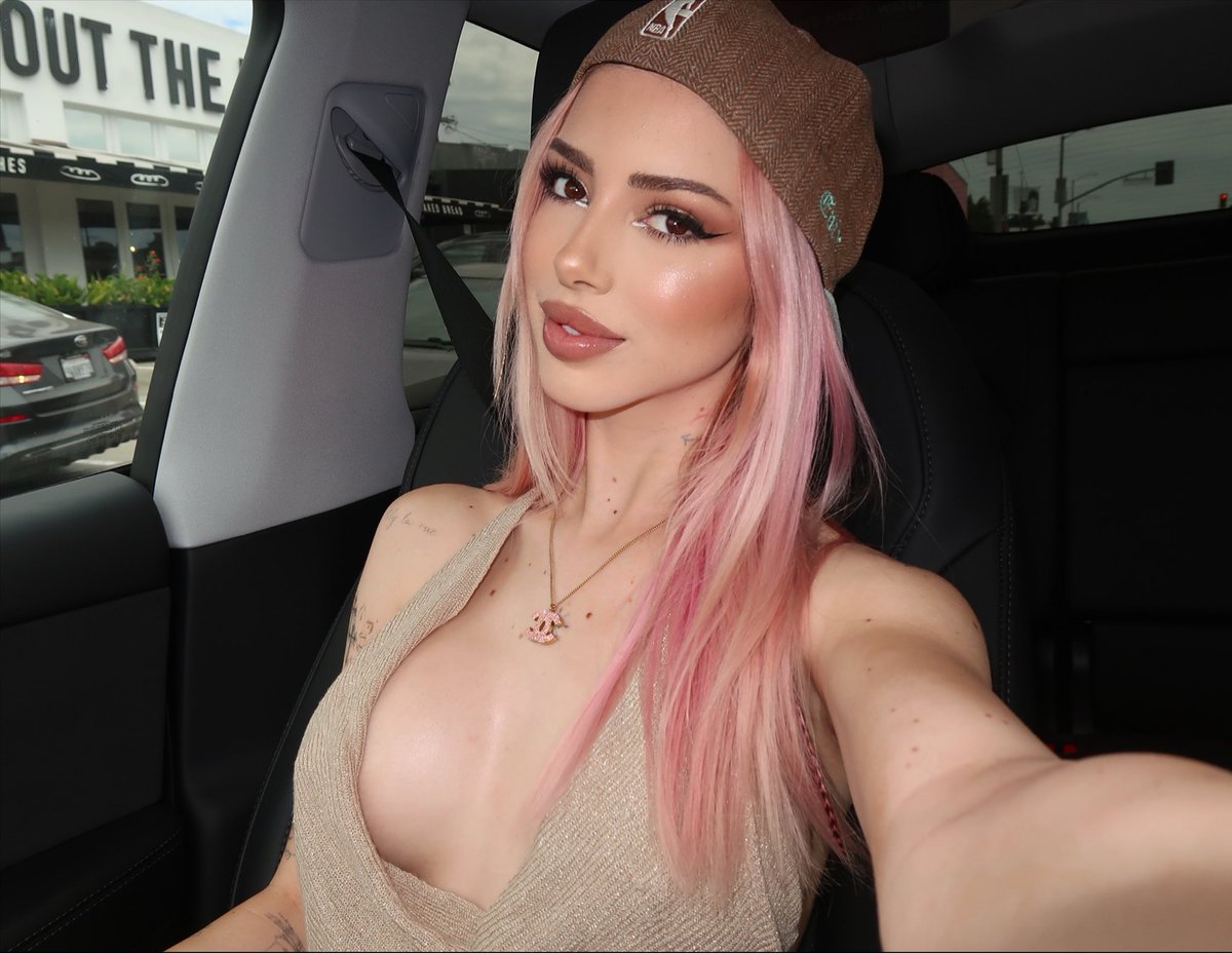 Emily Rose🥀 tweet media