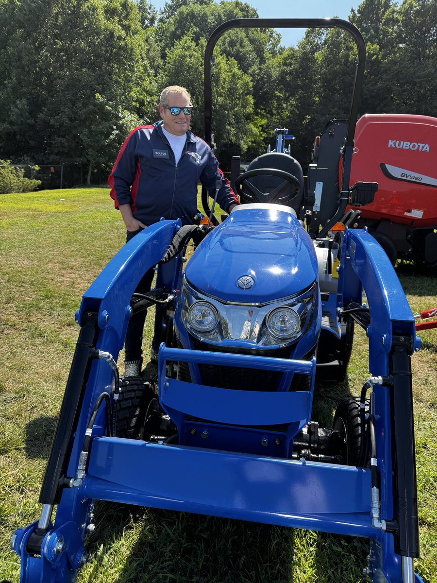jb4ag26's tweet photo. Today was a beautiful day to visit the Lebanon RTC clam fritter booth at the annual Lion’s Fair. https://t.co/Jc26bx7rhz