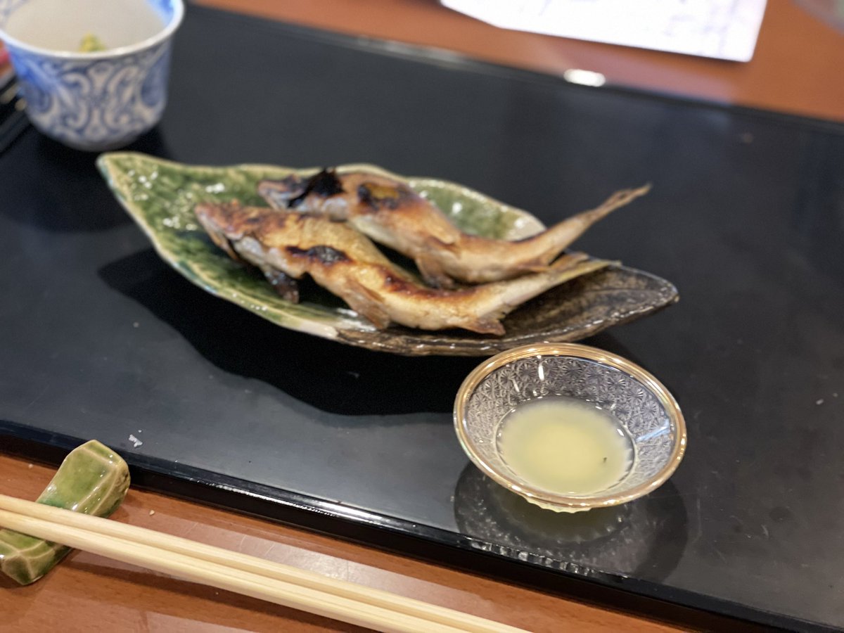 dai_yabe's tweet photo. Kyoto’s relentless summer heat…
A brief moment of peace, watching sweetfish slowly grilled over charcoal.
Sometimes, that’s all we need. 🎐🔥 https://t.co/5xSqiuT4ZN