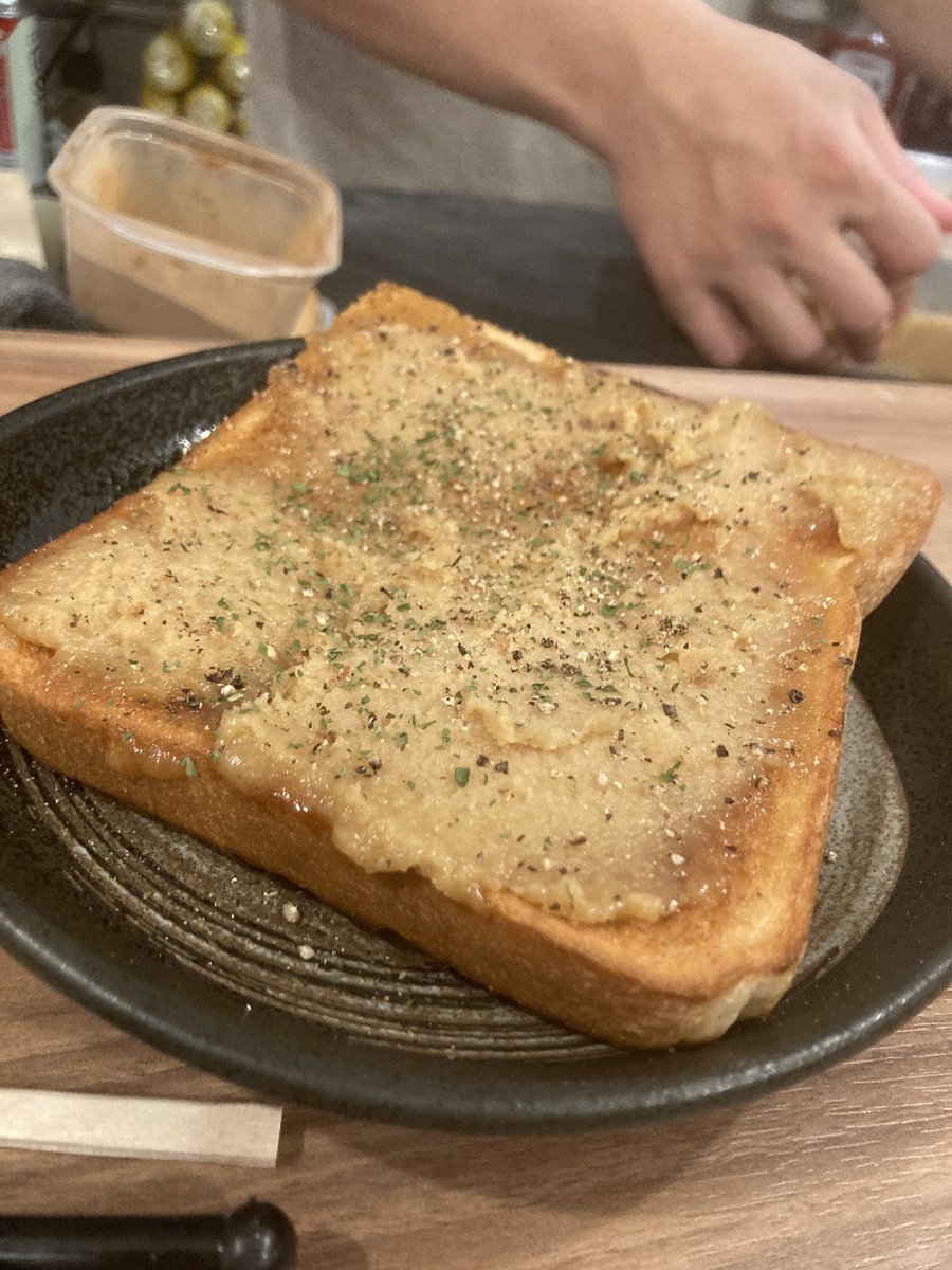 takeiteasy0807's tweet photo. りんごバターっていう信じられないぐらい美味しい逸品 https://t.co/TRqxNZRBUJ