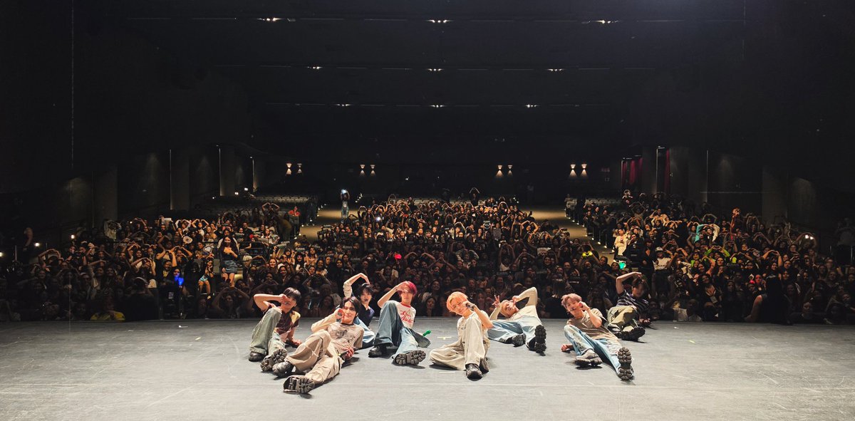 NTX_OFFICIAL_'s tweet photo. [📸]

Go BELO HORIZONTE☺️

#NTX #Brazil
#NTXTOURinLATAM https://t.co/basMlXk4dU