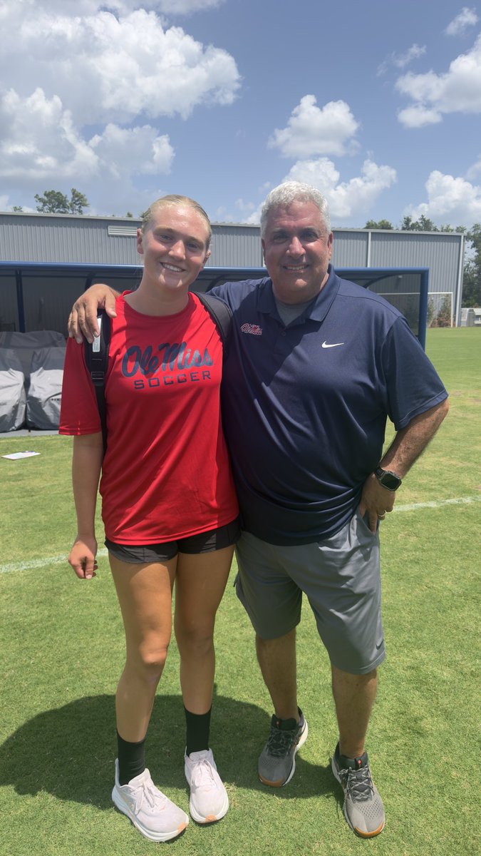 LizzyBoucher13's tweet photo. Enjoyed an awesome day of soccer in the Sip at the Ole Miss ID Camp last weekend! Thanks to @TShulenberger, @DomMartelli,  and @OleMissSoccer! https://t.co/lHpfdaqZc7