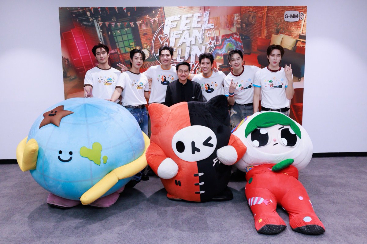 ForKhaotungg_'s tweet photo. Feel ดี๊ดี Fanๆ สุดมันส์ Fun คูณเก้า Feel Fan Fun Party Concert 👍👍👍❤️❤️❤️

IG : tha_sataporn (update)

#FFFPartyConcert2026D1
#FFFPartyConcert2026D2
#khaotungg #เด็กน้อยของขต https://t.co/XBwuEUQIRo