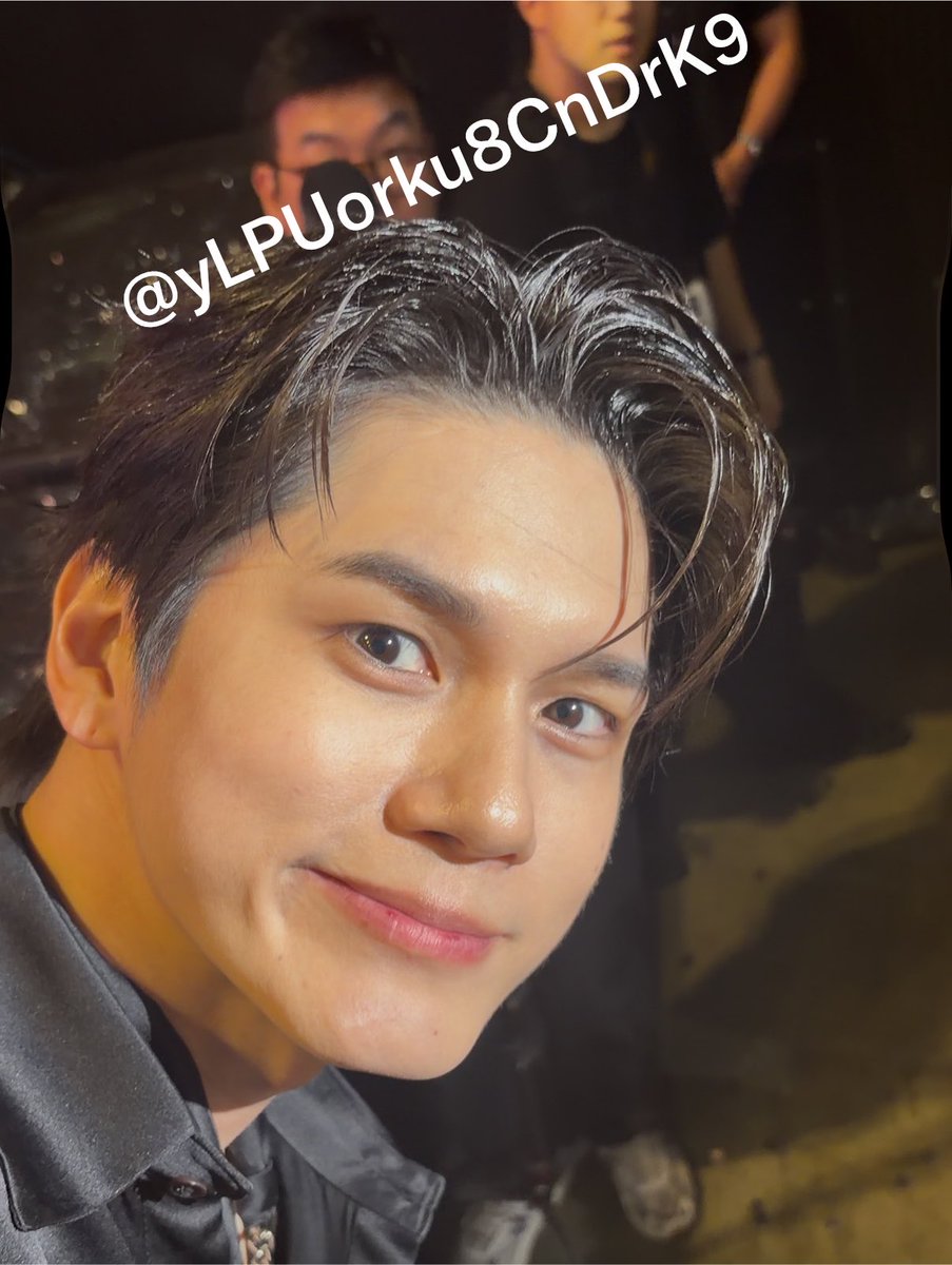 yLPUorku8CnDrK9's tweet photo. 💙260725옹성우팬미팅 후기💙

정말 너무너무 행복했던 팬미팅💙
계단 앞 바로 앞좌석을 잡아서 너무 가까이서 잘 보고 보여를 1열해서 직관했어옹🥹
옹널평사!!
같이 토크하는 거도 너무 행복했고 시간이 순삭이었어요 마지막에 객석 돌 때 휴대폰으로 찍고 있었는데 영상 찍어줬어요 ㅠ
#옹성우 https://t.co/7UaHIasplL