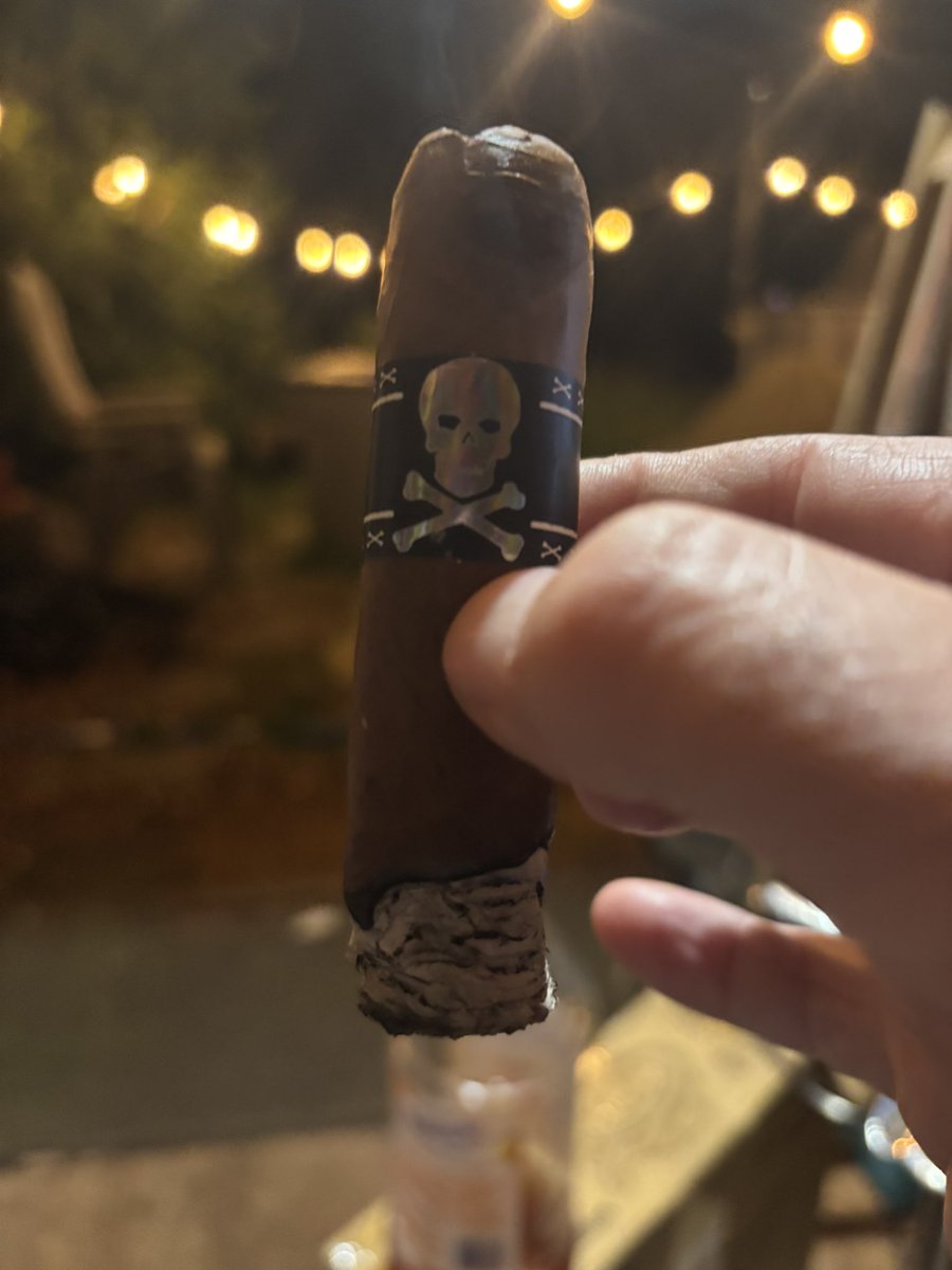 Shed_Stories's tweet photo. Ezra Zion Sawed-Off Shotgun and moved into this 2020 Viaje Skull & Bones Daisy Cutter
#ezrazion #viaje #daisycutter https://t.co/BQMWDa6kC5