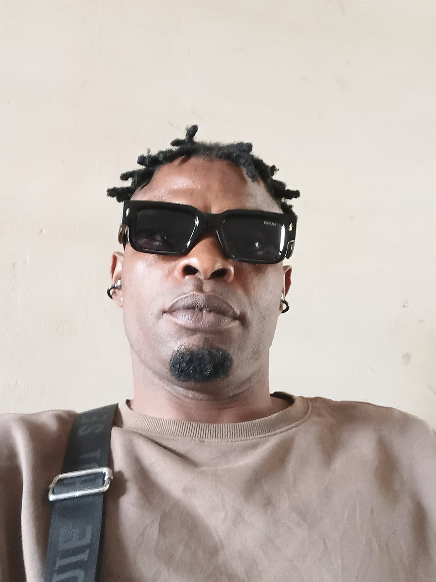 ShomiGodfcgg's tweet photo. Searching for real women wife I'm from Nigerian African country 40 year old if you are serious relationship dm me https://t.co/0LH9Ffu4XD