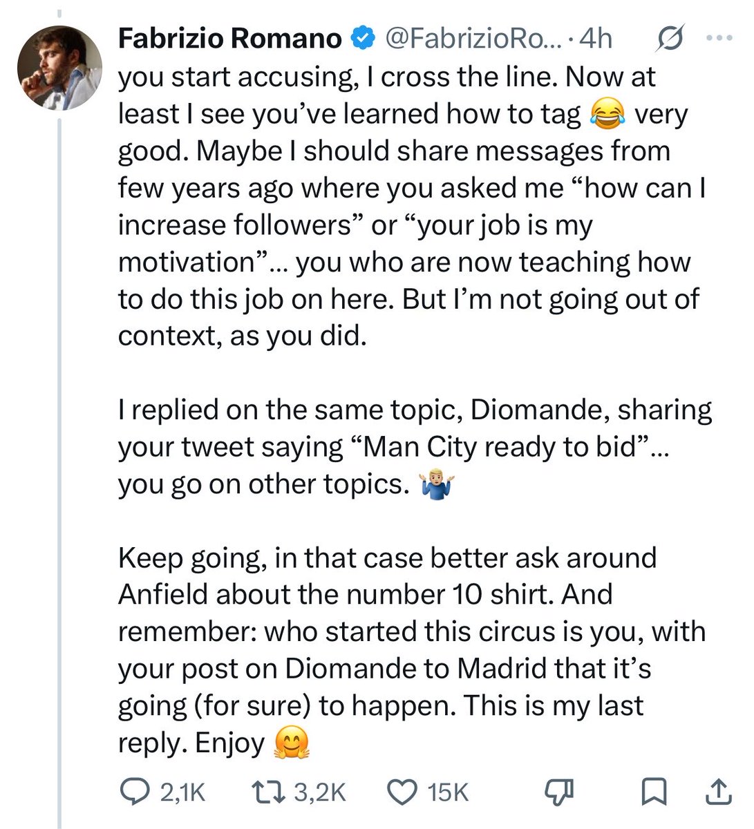 SpieltagIndo's tweet photo. Seru banget ini Plettigoal, jurnalis SkySport Jerman, beefing sama Fabrizio Romano 😂

Dua-duanya saling nunjukkin blunder satu sama lain, awalnya karena reportase Diomande ke Real Madrid

Kronologi:
• Fabrizio nyerang dgn ngatain 'fake news' soal Plettigoal ngabarin Man City nawar Diomande. Pletti membantah ia ga pernah bikin laporan itu

• Pletti ga terima dan bawa2 laporan Fabrizio soal here we go Klopp ke Timnas Jerman pdhl waktu itu proses negosiasi masih jauh

• Pletti ngatain reportase Fabrizio based on spekulasi dan kecepatan biar ga kalah media lain, sempet blunder pas salah skor full time Brazil vs Norway

• Fabrizio ngespill, Pletti pernah nanya gimana caranya banyakin followers, lanjut mention soal laporan Pletti soal Wirtz pengen nomor 10 di Liverpool

Padahal kurang lebih dua2nya ini mirip soal berita sensasional. Bedanya Pletti bernaung di bawah media yg seharusnya pakai kaidah jurnalisme, Fabrizio mengandalkan ordal